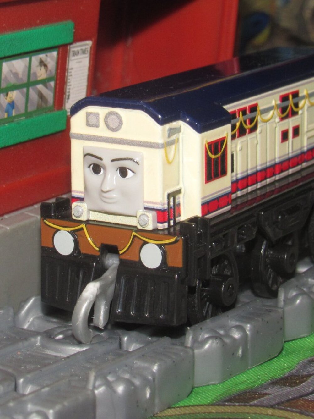 Thomas Take Along and Play Diecast Train Track Engine Noor Jehan